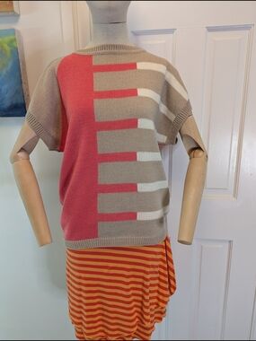 Vintage 1980s Colorblock Short-Sleeve Sweater in Coral and Taupe